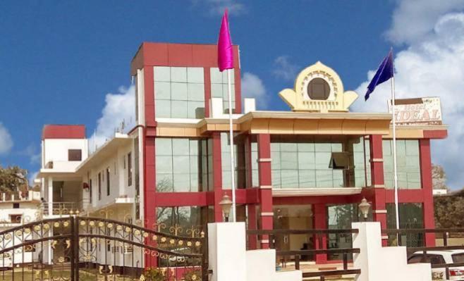 Hotel The Ideal Kushinagar エクステリア 写真