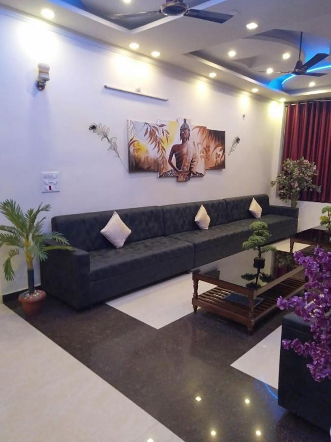 Hotel The Ideal Kushinagar エクステリア 写真