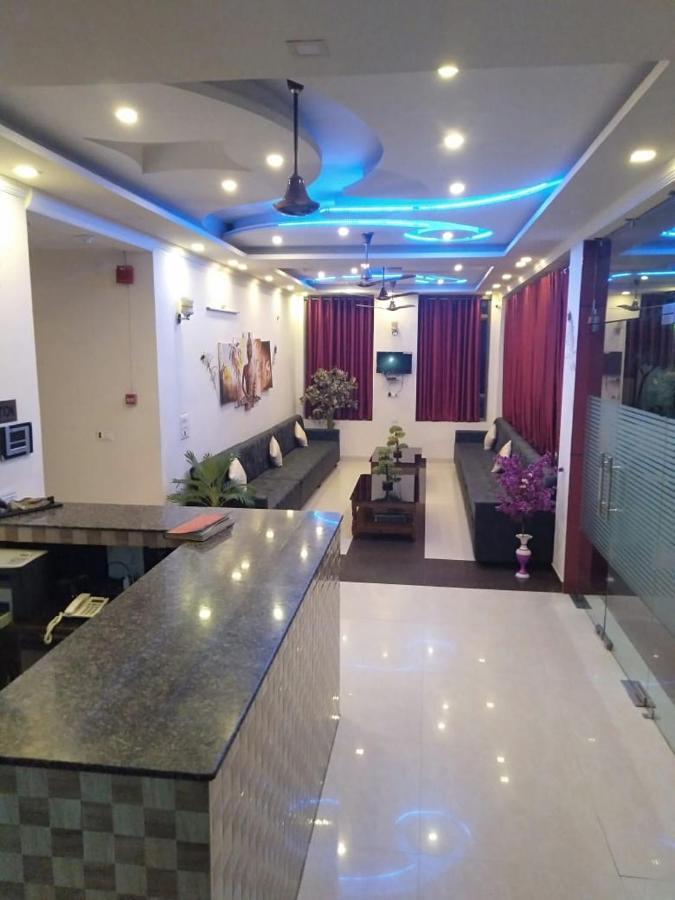 Hotel The Ideal Kushinagar エクステリア 写真